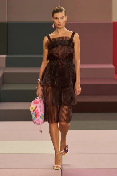 Look 74
